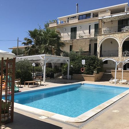Villa Ceni - Appartamenti Con Camere, Cucina, Wc E Terrazza Sul Mare In Villa Con Piscina, Giardino E Parcheggio マリネッラ エクステリア 写真