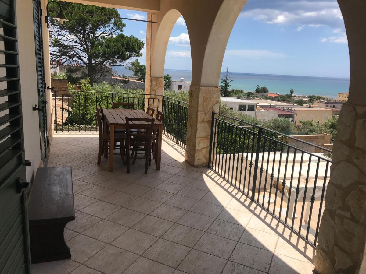 Villa Ceni - Appartamenti Con Camere, Cucina, Wc E Terrazza Sul Mare In Villa Con Piscina, Giardino E Parcheggio マリネッラ エクステリア 写真
