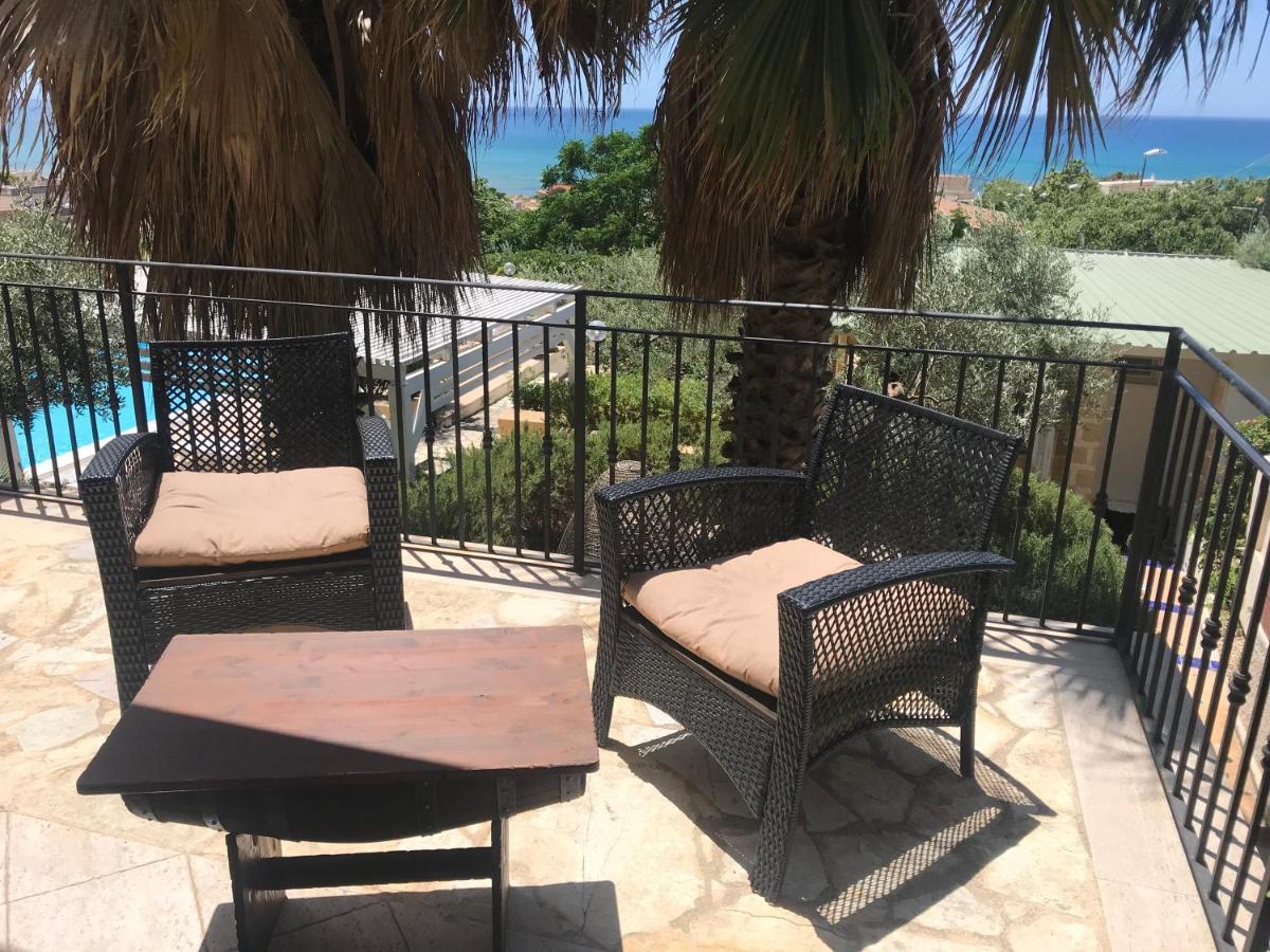 Villa Ceni - Appartamenti Con Camere, Cucina, Wc E Terrazza Sul Mare In Villa Con Piscina, Giardino E Parcheggio マリネッラ エクステリア 写真