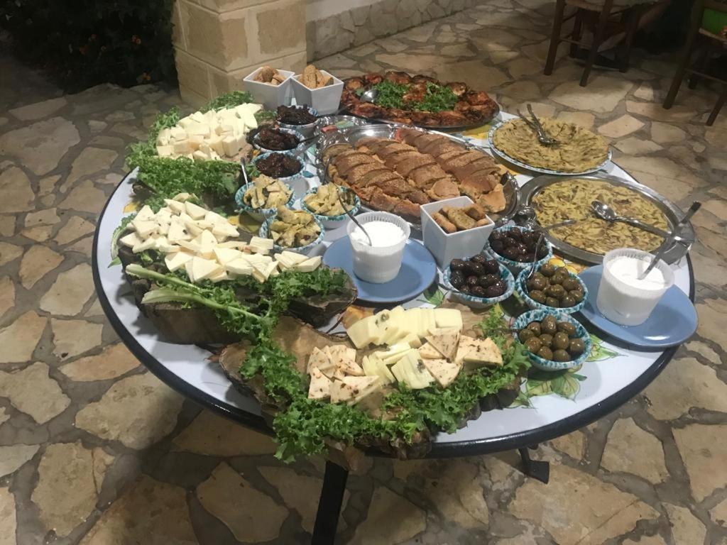 Villa Ceni - Appartamenti Con Camere, Cucina, Wc E Terrazza Sul Mare In Villa Con Piscina, Giardino E Parcheggio マリネッラ エクステリア 写真