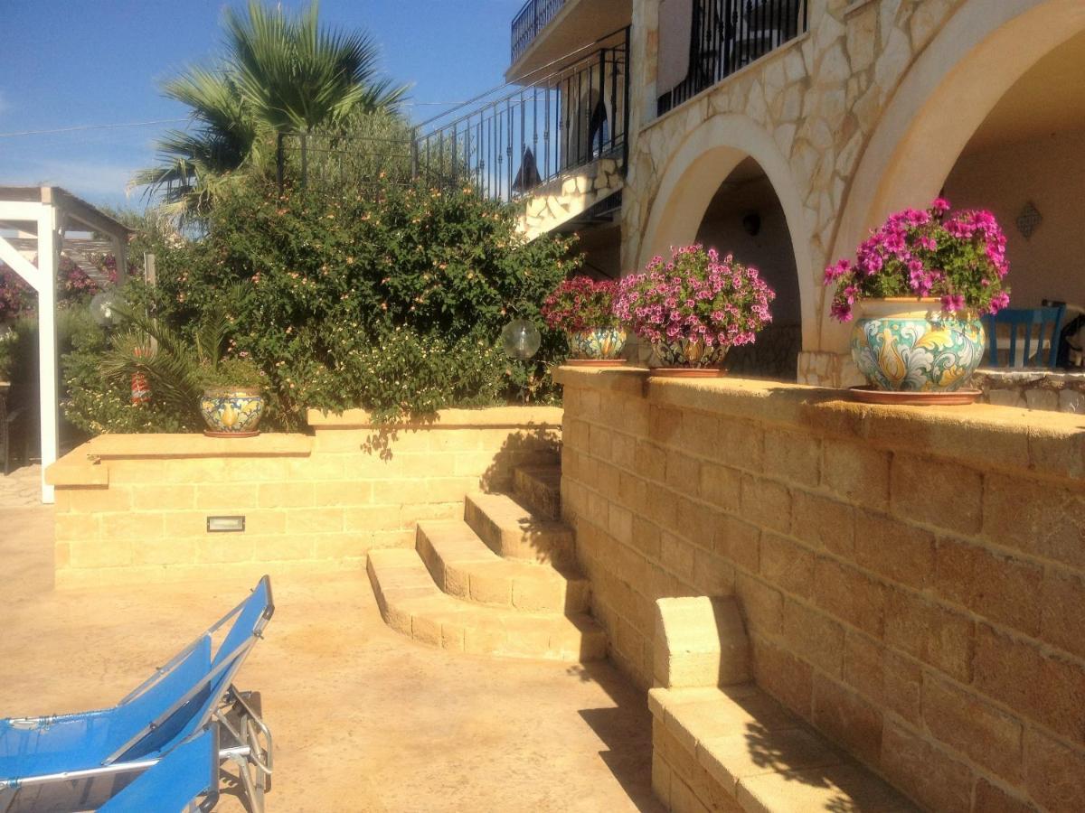 Villa Ceni - Appartamenti Con Camere, Cucina, Wc E Terrazza Sul Mare In Villa Con Piscina, Giardino E Parcheggio マリネッラ エクステリア 写真