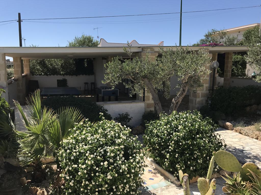 Villa Ceni - Appartamenti Con Camere, Cucina, Wc E Terrazza Sul Mare In Villa Con Piscina, Giardino E Parcheggio マリネッラ エクステリア 写真