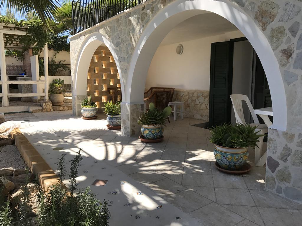Villa Ceni - Appartamenti Con Camere, Cucina, Wc E Terrazza Sul Mare In Villa Con Piscina, Giardino E Parcheggio マリネッラ エクステリア 写真