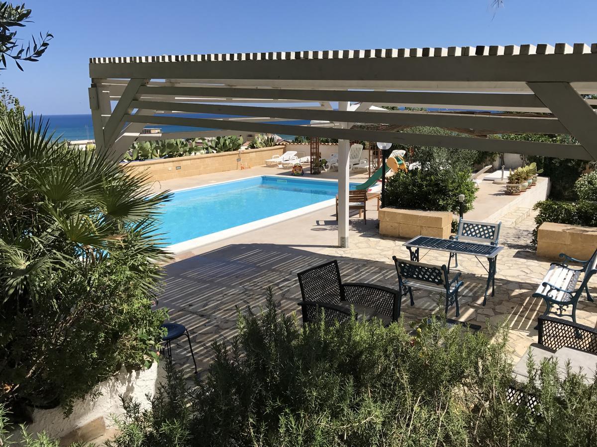 Villa Ceni - Appartamenti Con Camere, Cucina, Wc E Terrazza Sul Mare In Villa Con Piscina, Giardino E Parcheggio マリネッラ エクステリア 写真
