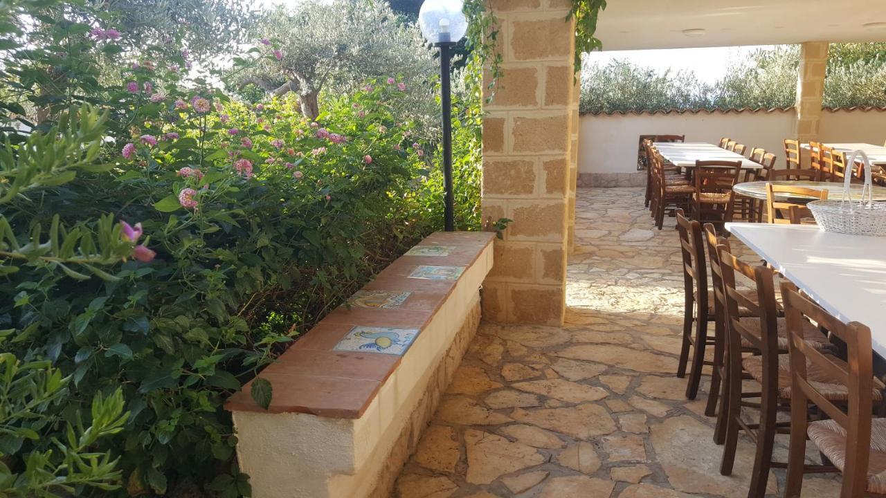 Villa Ceni - Appartamenti Con Camere, Cucina, Wc E Terrazza Sul Mare In Villa Con Piscina, Giardino E Parcheggio マリネッラ エクステリア 写真
