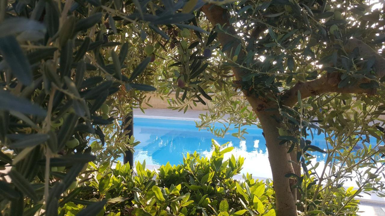 Villa Ceni - Appartamenti Con Camere, Cucina, Wc E Terrazza Sul Mare In Villa Con Piscina, Giardino E Parcheggio マリネッラ エクステリア 写真