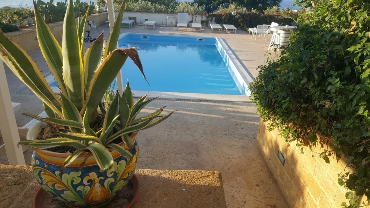 Villa Ceni - Appartamenti Con Camere, Cucina, Wc E Terrazza Sul Mare In Villa Con Piscina, Giardino E Parcheggio マリネッラ エクステリア 写真