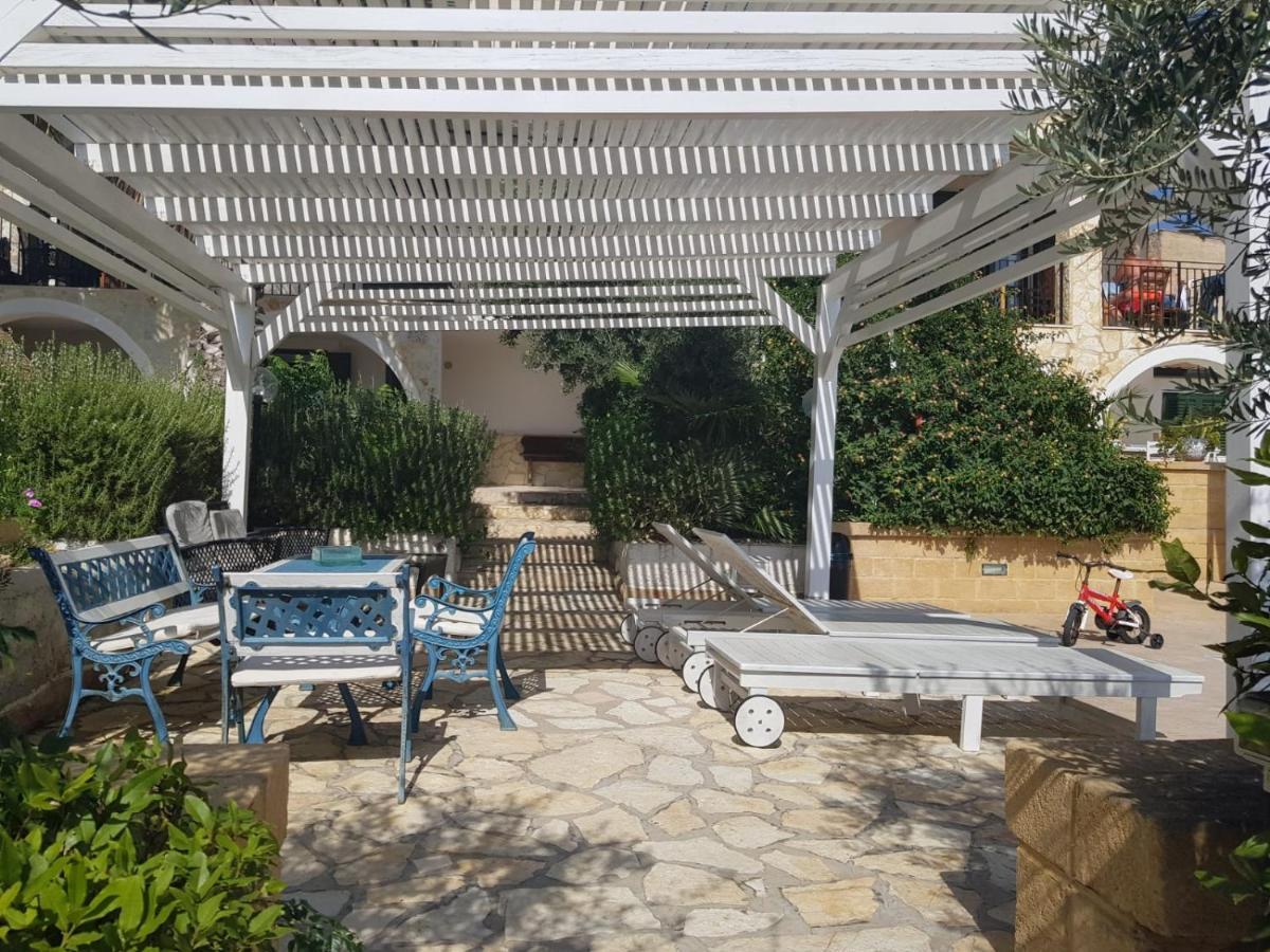 Villa Ceni - Appartamenti Con Camere, Cucina, Wc E Terrazza Sul Mare In Villa Con Piscina, Giardino E Parcheggio マリネッラ エクステリア 写真